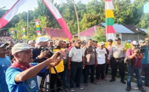 Ketika Warga Louhatta Berbalas Kasih Bantu Warga Negeri Ullath